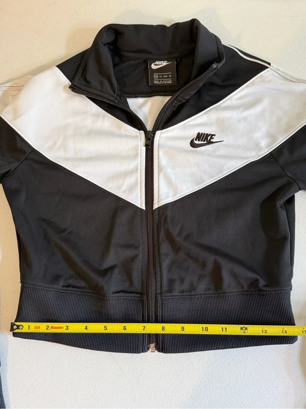 Nike Women’s Sportswear Black White Colorblock Crop Zip Up Track Jacket Size XS
